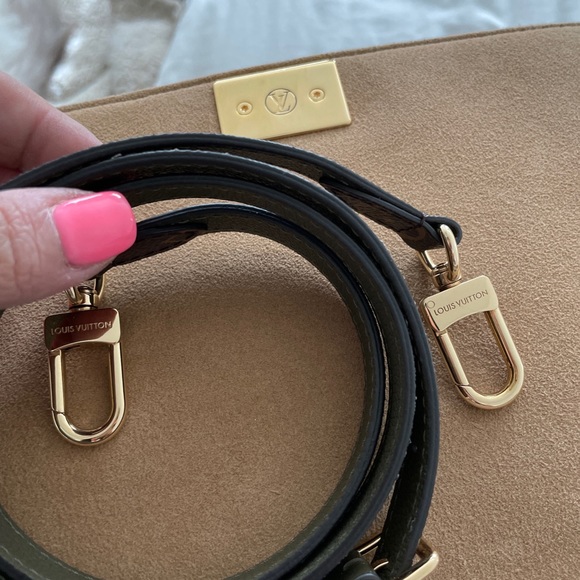 Louis Vuitton Marignan Sesame Handbag! AMAZING LIKE NEW! - Picture 6 of 7